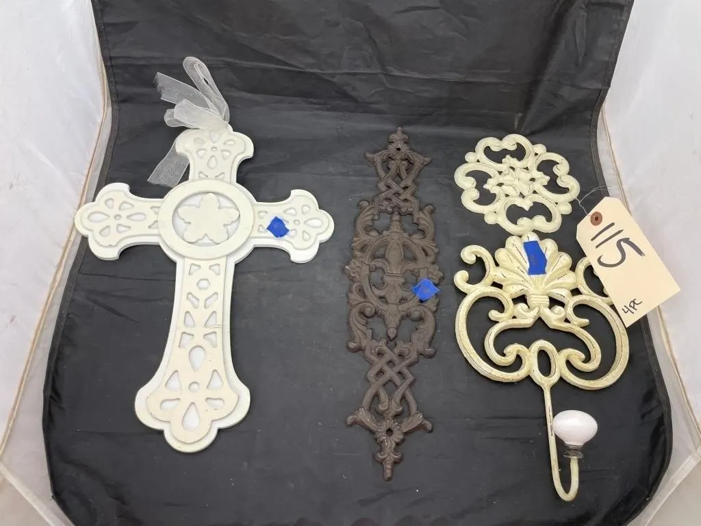 4 Pcs - 3 Metal Wall D\uFFFdcor Pcs & Cross