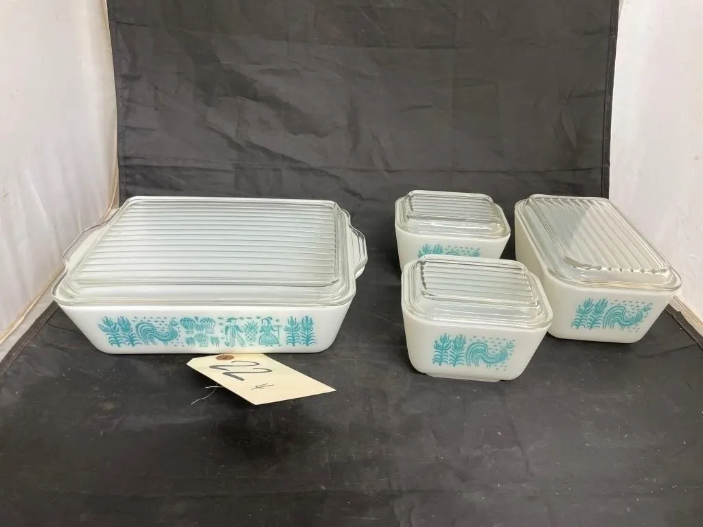 4 Pcs- Pyrex Refrigerator Dishes w/Lids