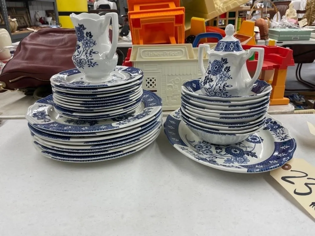 33 Pcs - Royal Staffordshire China