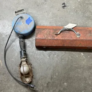 2 Pcs - Retractable Work Light & Husky Metal Tool