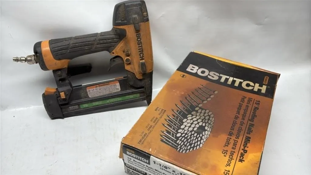 Bostitch Air Nailer & nails lot