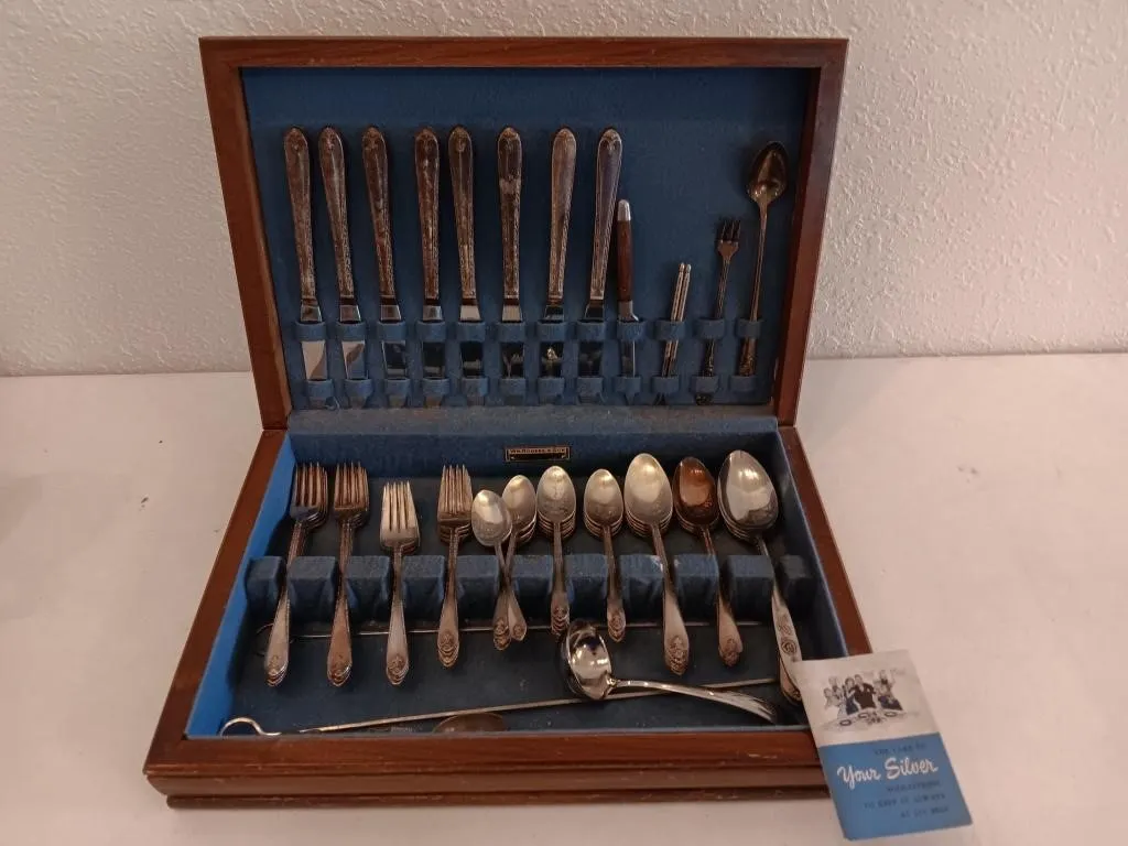 Wm. Rogers & Son silver plated silverware set