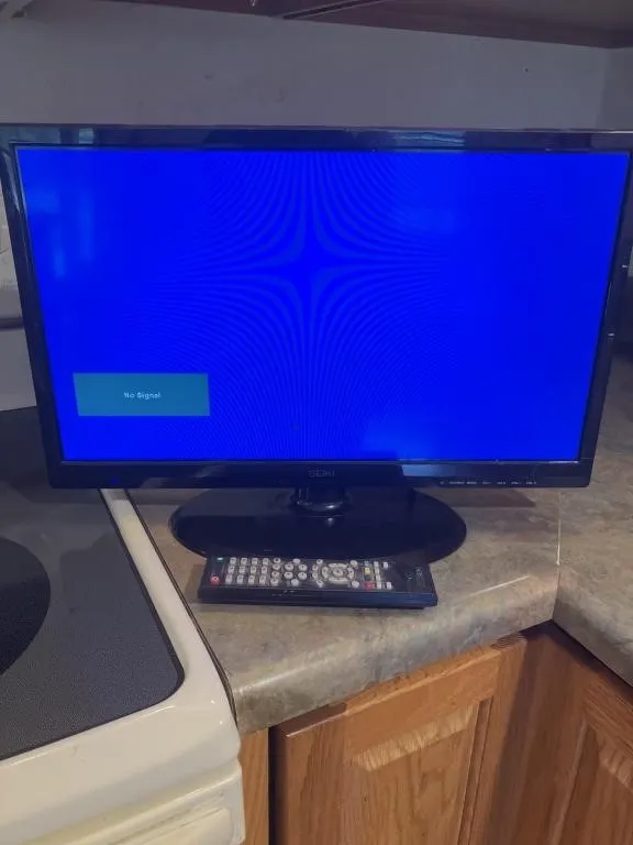 SEIKI 20in TV with remote, tested