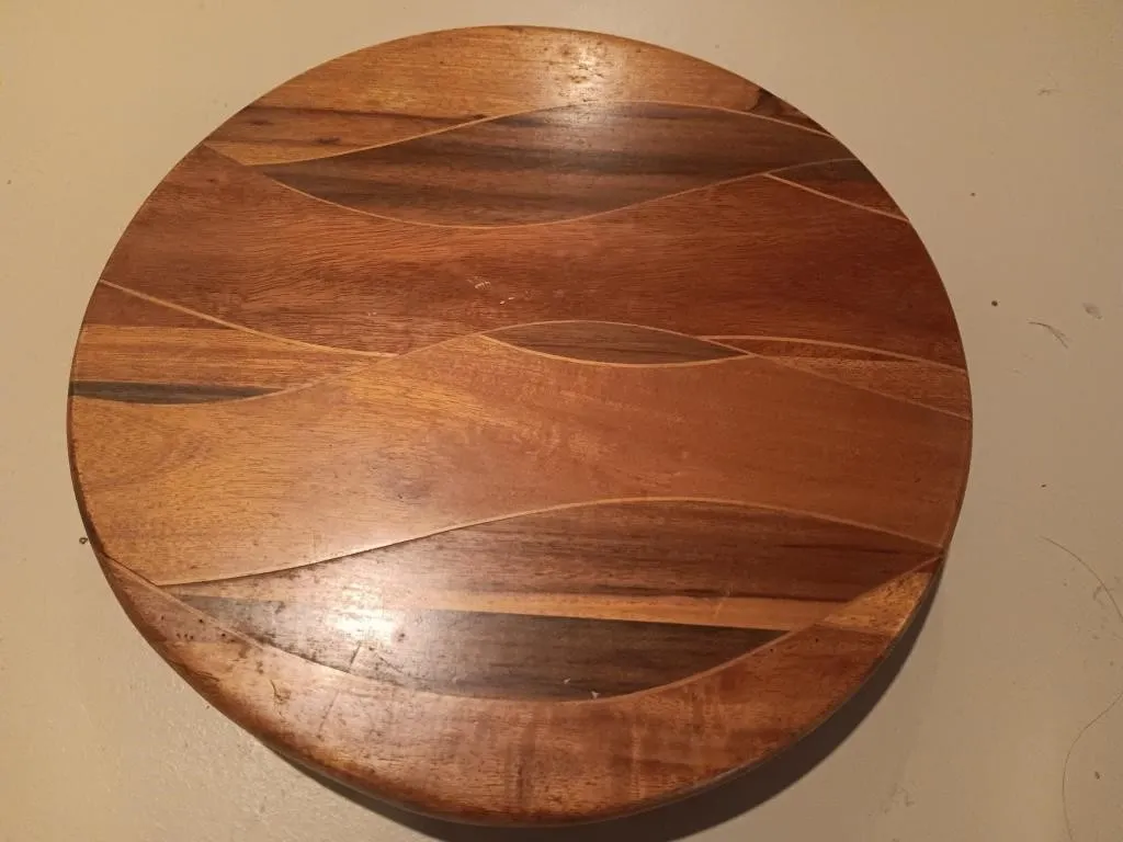 Small lazy Susan.
Approx. 12in.