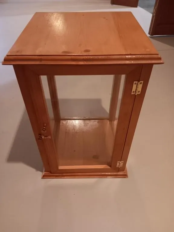 Wooden display cabinet with glass