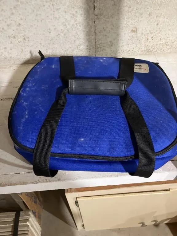 Pyrex baking dish with case