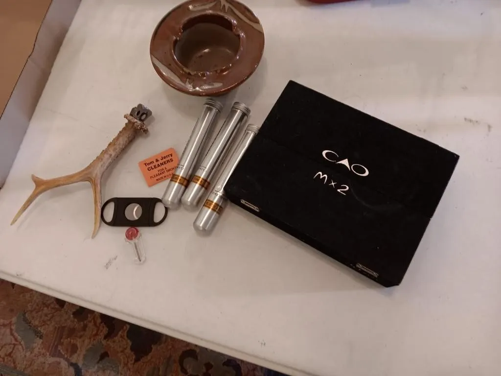 CAO MX2 Toro Cigar Box, Ash Tray, Three Cigars &