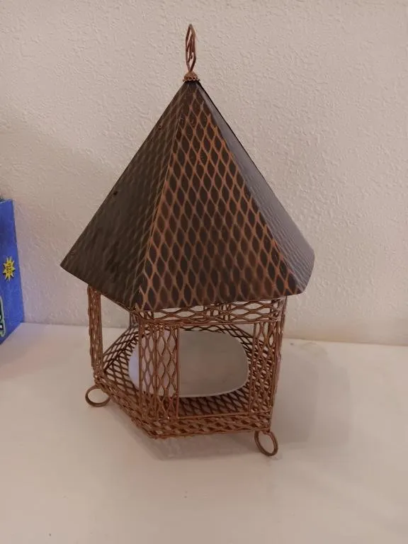 Decorative lantern featuring a distinctive