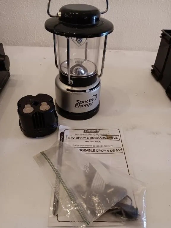 Coleman 6.0 volt rechargeable lantern with
