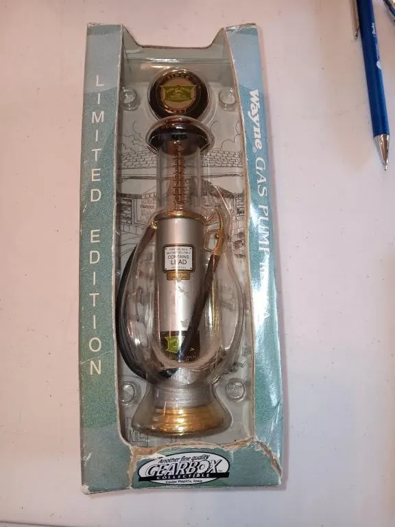 Die Cast Metal Wayne John DeerGas Pump Replica.