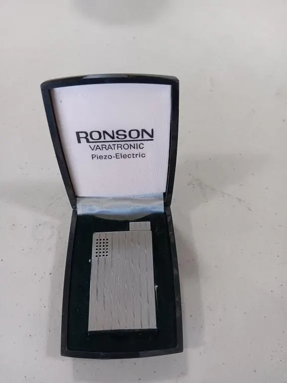 Vintage Ronson Varatronic Piezo-Electric butane