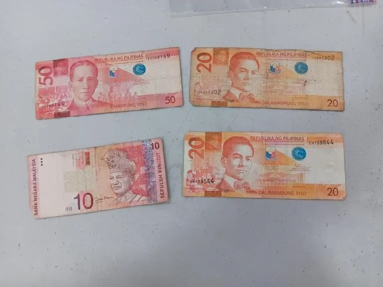 Philippine Piso Bank Notes. 20 & 50. Malaysia 10