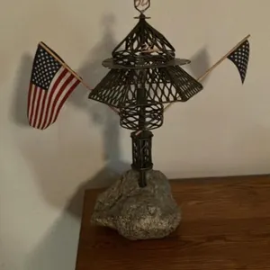 Patriotic Wire Mesh Sculptural Table Piece