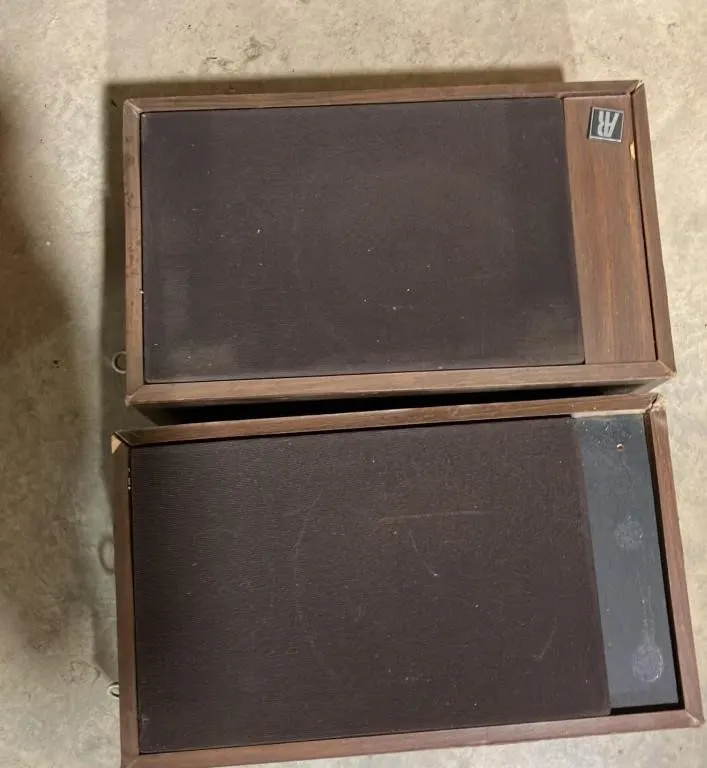 Vintage Acoustic Research AR-18s Speaker Pair