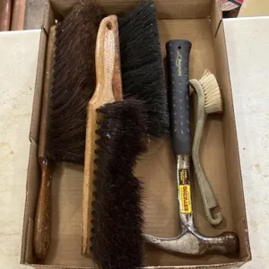 Estwing Hammer and Assorted Brush Set