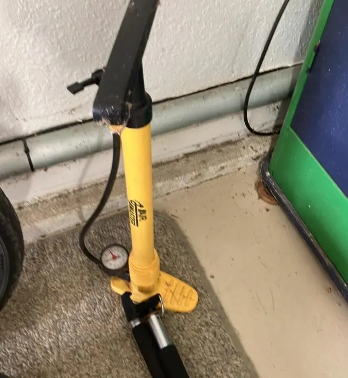 Air Master Floor Bicycle Pump with Pressure Gauge