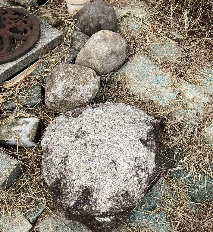 Natural Granite Fieldstone Rock