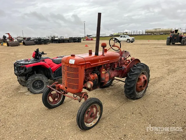 Farmall 2WD Tractor (Inoperable)