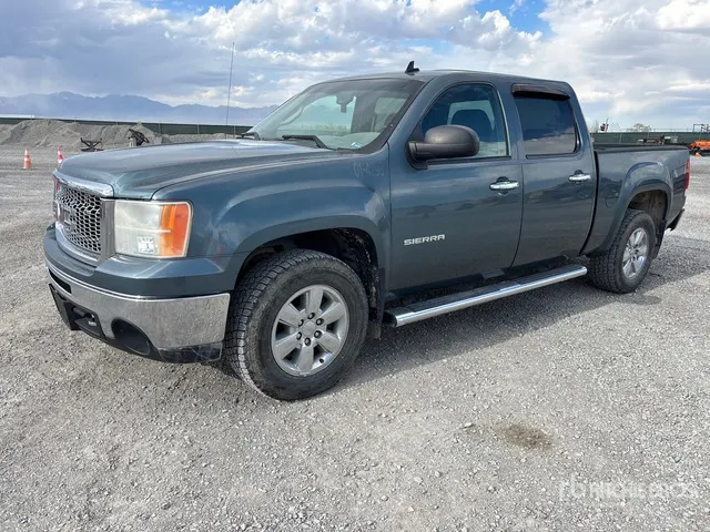 2012 GMC Sierra 2500 4x4 Crew Cab Pickup