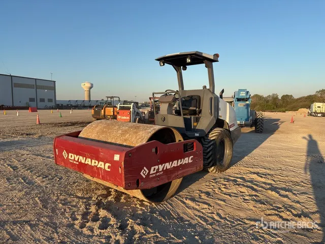 2018 Dynapac CA1400D Smooth Drum Compactor