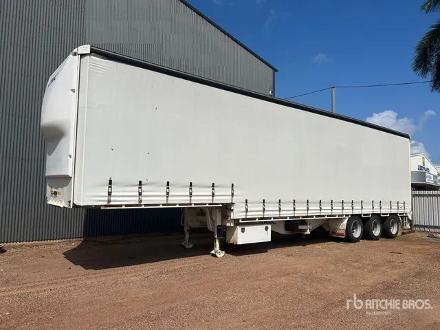 2022 CIMC 13.4 m Tri/A Step Deck Curtain Side Trailer