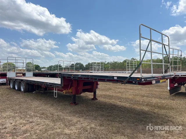 2022 CIMC 13.4 m Tri/A Step Deck Trailer