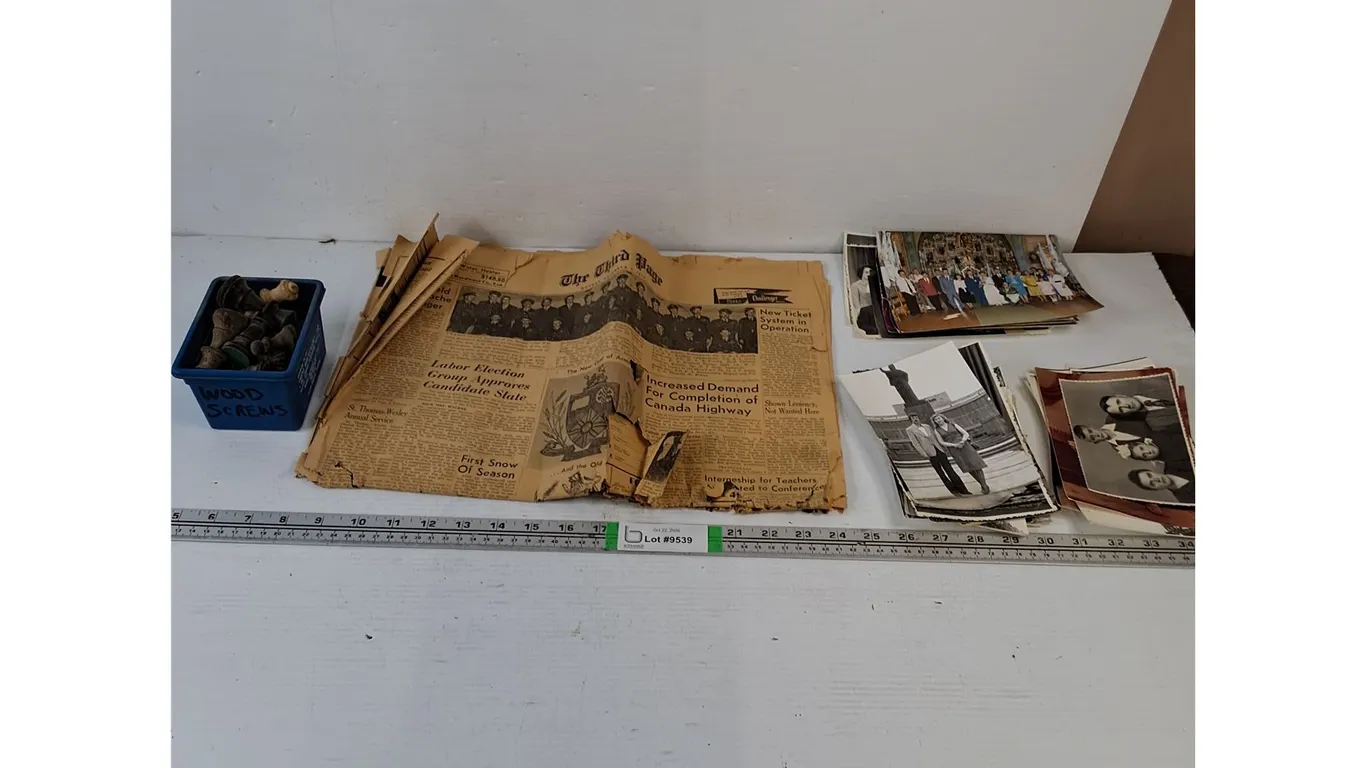 1948 Copy of Saskatoon Star Phoenix,Chess Pieces,Vintage Photos