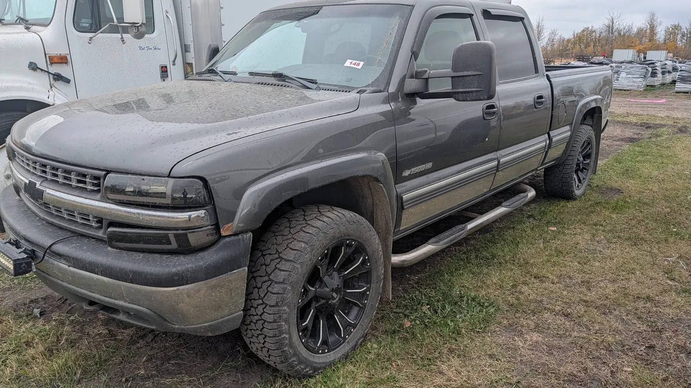 2002 Chevrolet Silverado 1500HD "Heavy Half" P/U Truck, 4WD, 6.0L V8 Eng., 4-Spd Auto Trans, Crew Cab, 6.5 FT Box, 324,565 Km Showing, VIN 1GCGK13UX2F