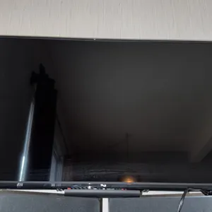 RCA 43-Inch Smart TV 4K UHD Model RNSMU4336 With Remote