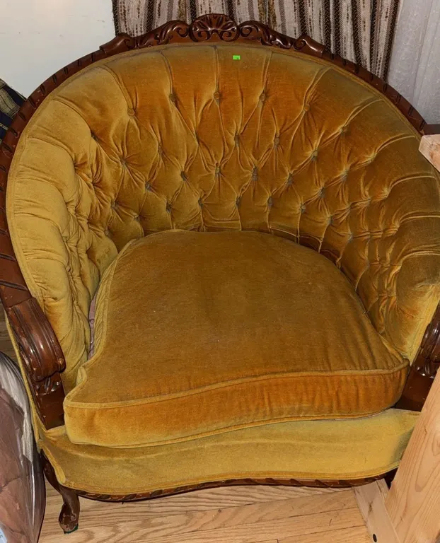 Tufted Velvet Upholstered Wood-Framed Barrel Chair