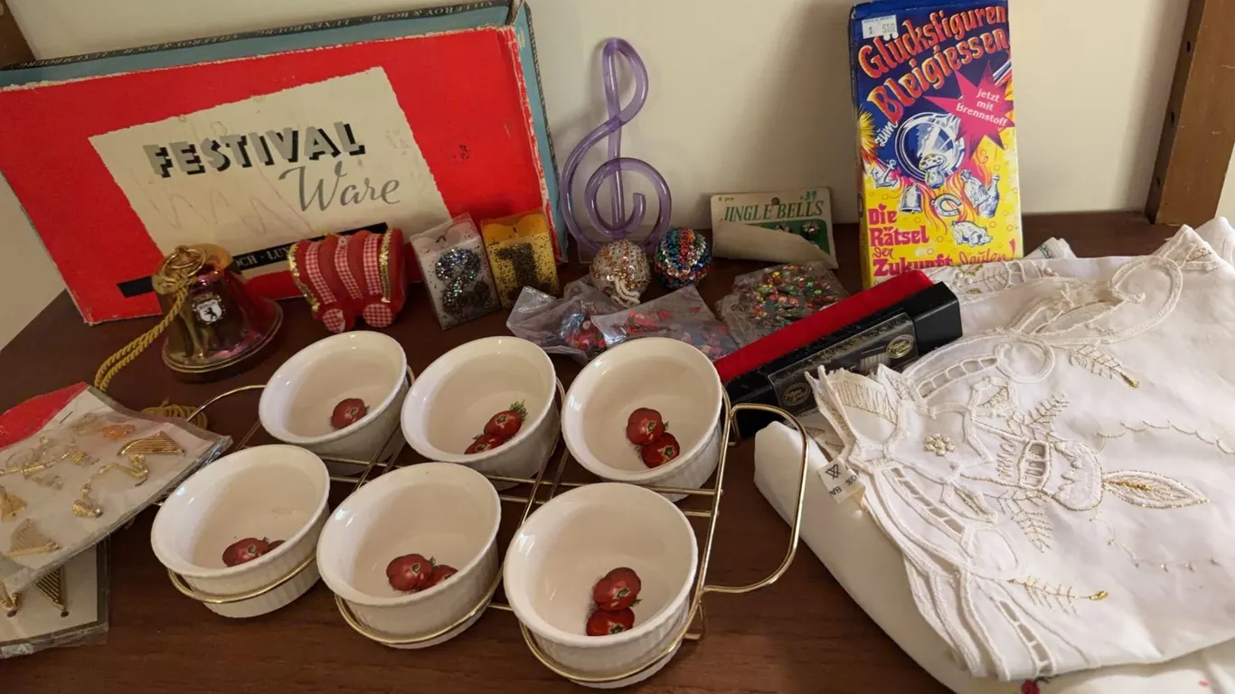 Vintage Festival Ware, Trinkets, Costume Jewelry, Linens, Decorative Items Lot