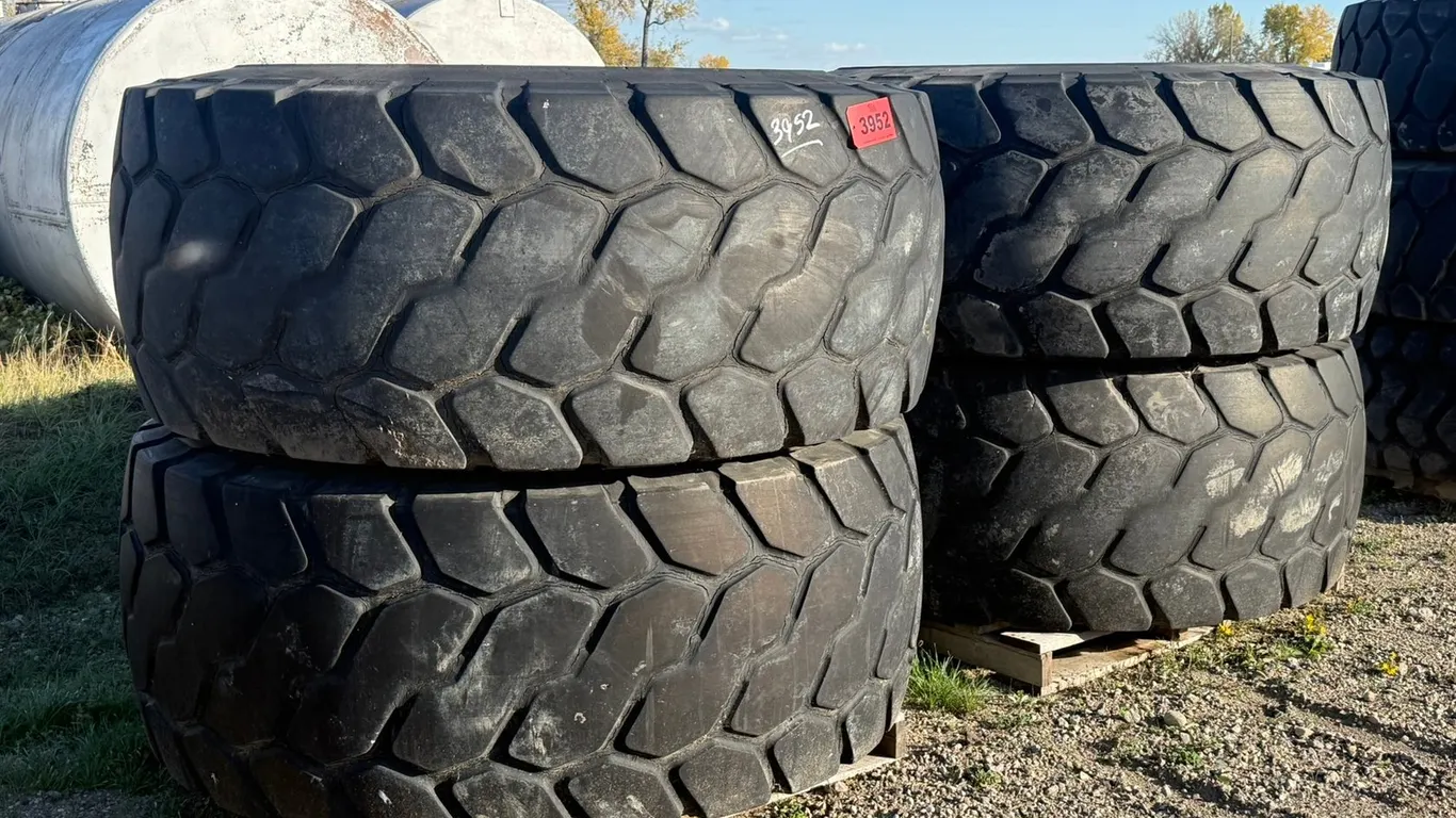 (4) Used 29.5R25 Wheel Loader Tires