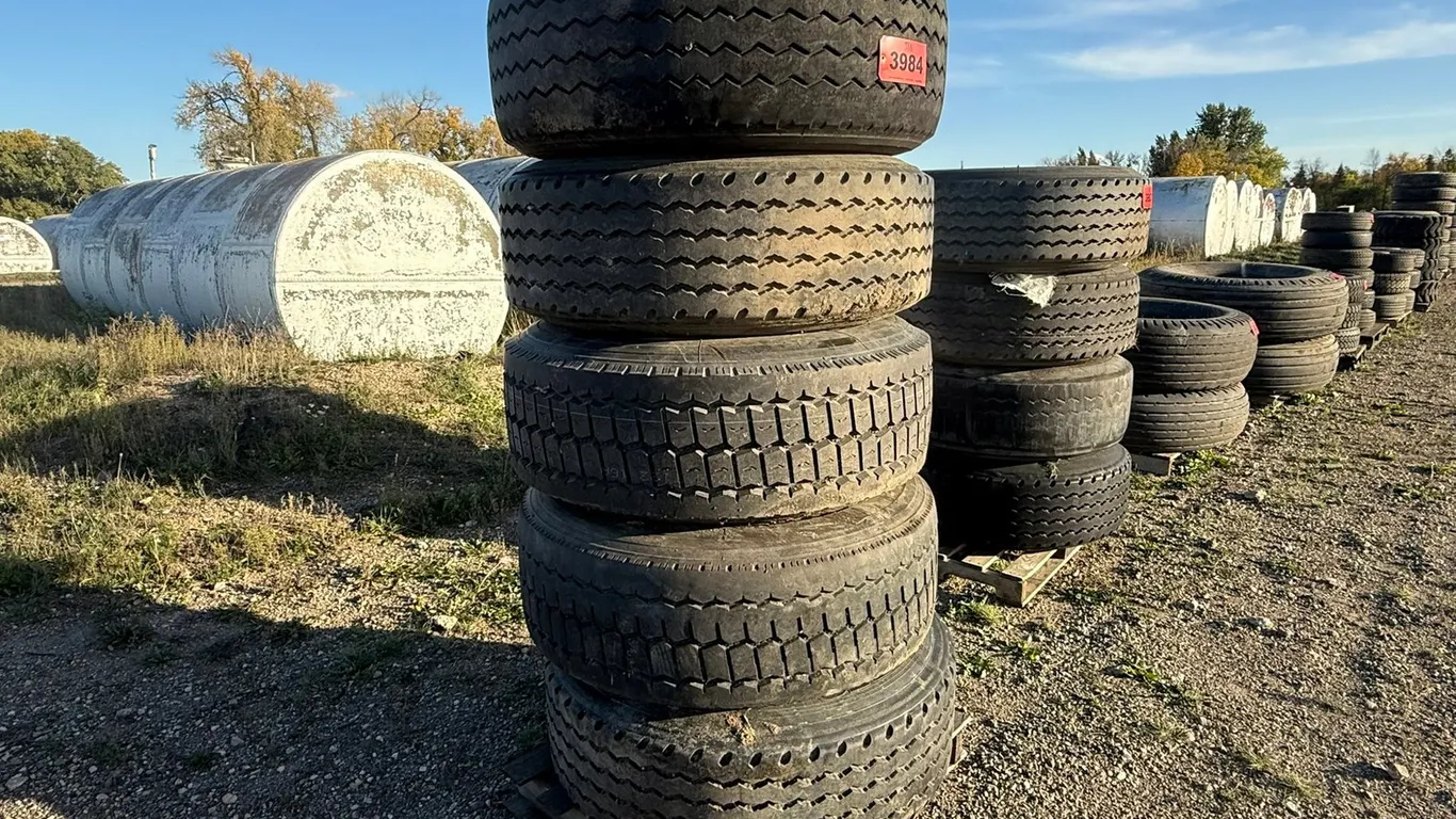 (5) Used 385/65R22.5 Wheels & Tires