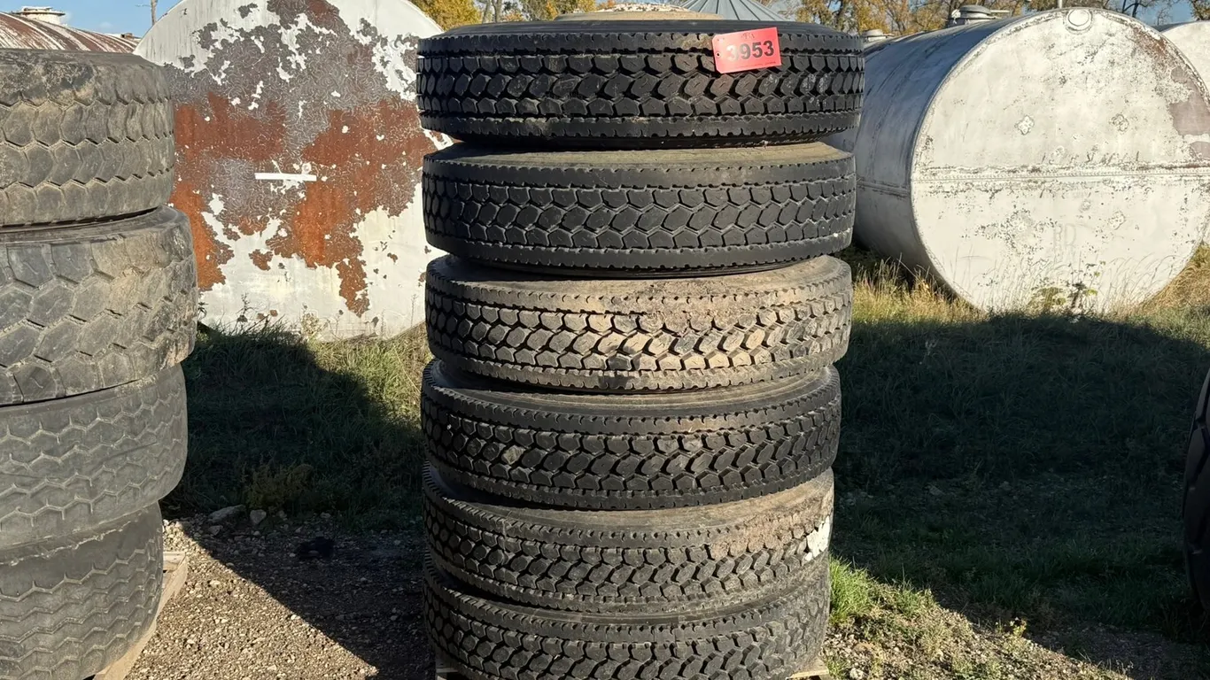 (6) 11R24.5 Wheels & Tires