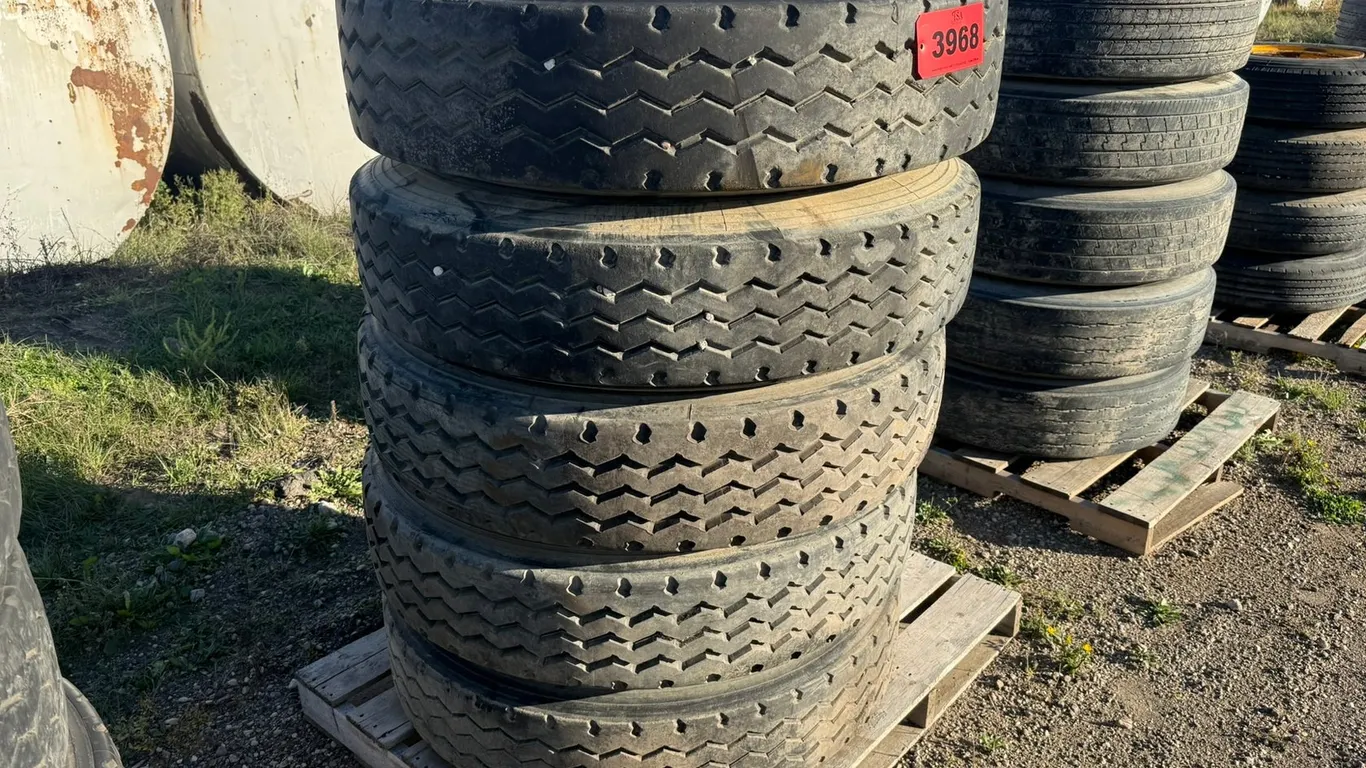 (4) Used 285/75R24.5 Wheels & Tires