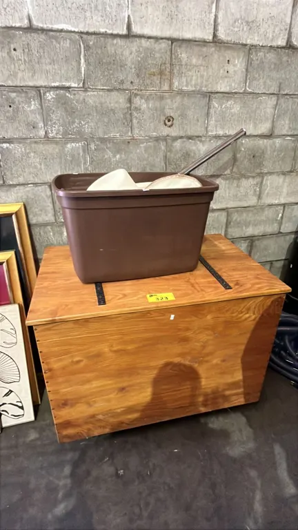 LARGE WOOD MOBILE STORAGE CHEST (APPROX. 40"W X 26"D X 32"T) & TOTE OF HATS, BASEBALL GLOVES & MORE