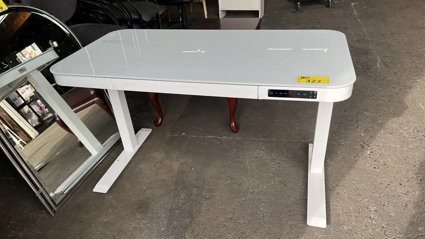 SEVILLE CLASSICS AIRLIFT DESK *UNKNOWN WORKING CONDITION/MAY BE MISSING PARTS & OR PIECES*