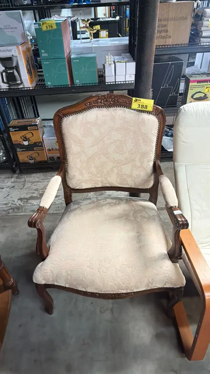 VINTAGE FRENCH PROVINCIAL STYLE ARM CHAIR WITH CABRIOLE LEGS