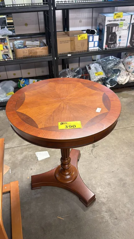 ROUND WOOD PEDESTAL ACCENT TABLE WITH STAR INLAY DESIGN