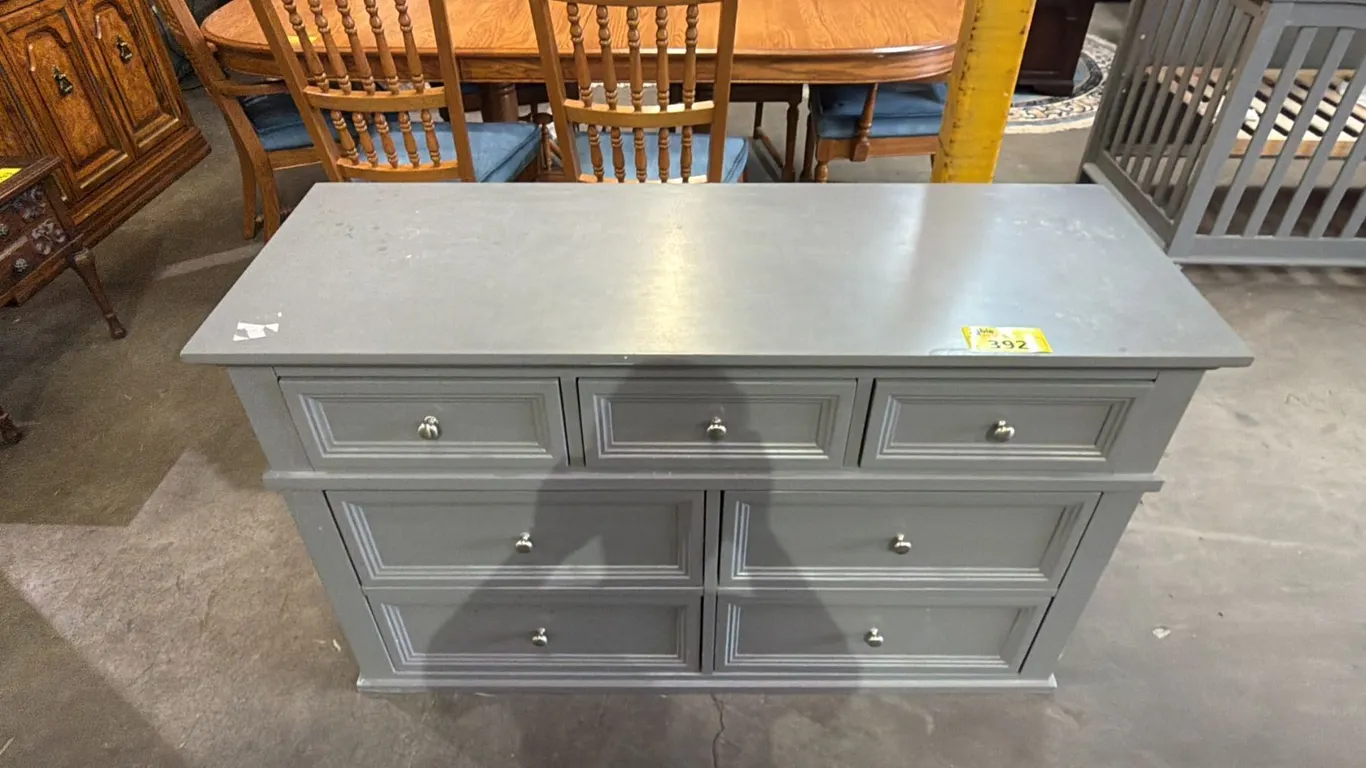 GREY PAINTED WOOD 7-DRAWER DRESSER