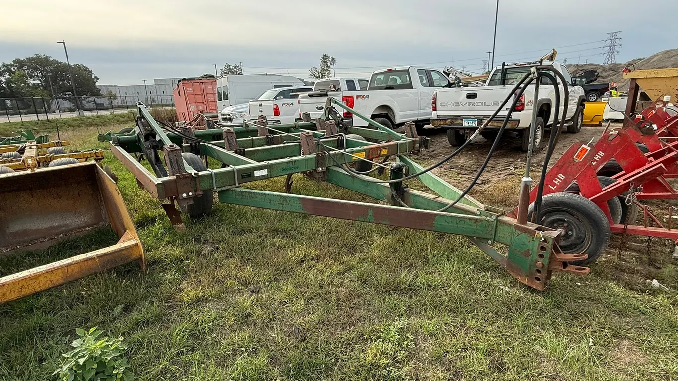 Glencoe Chisel Plow