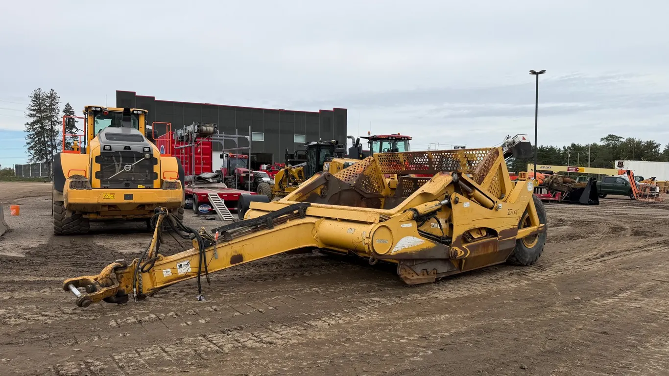 John Deere 1810E Pull Behind Scraper