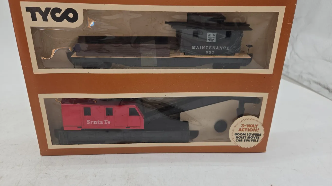 Vintage Tyco 2 car set, operating crane car with boom tender new inbox