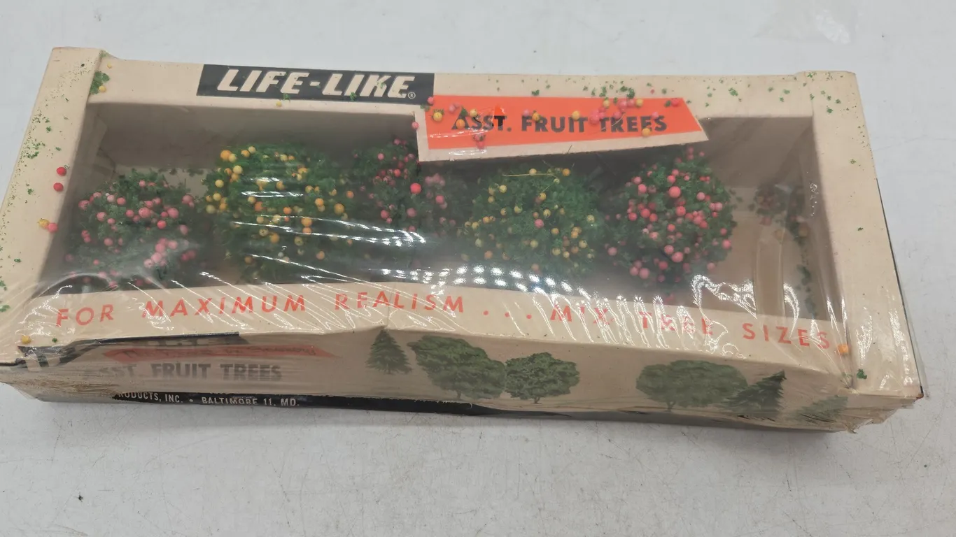 Vintage lifelike assorted fruit trees new and box