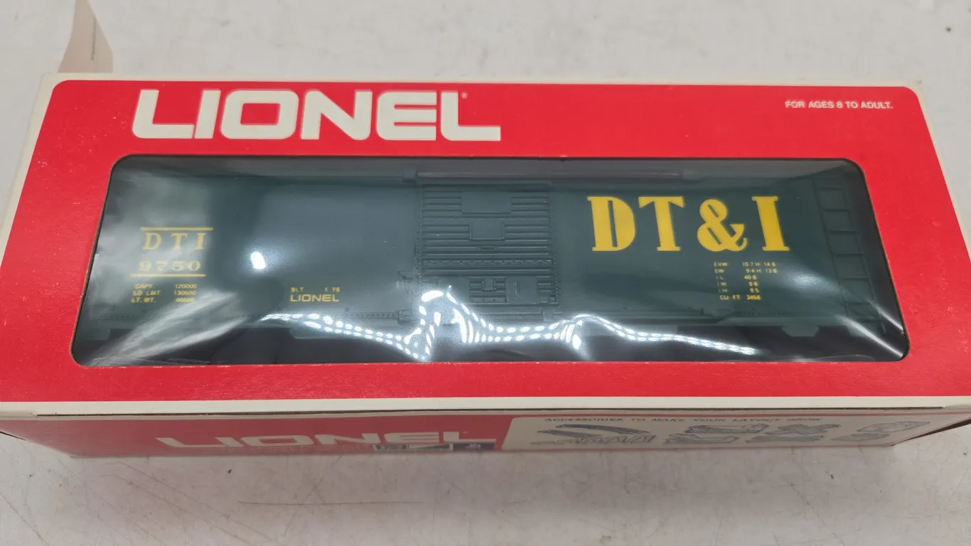 Vintage Lionel dt&i boxcar number 69750 new inbox