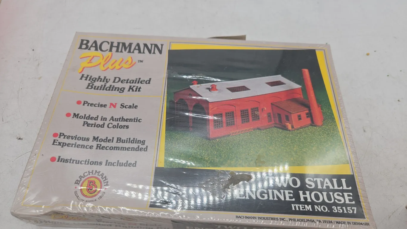 Vintage bachman two stall engine house number 35157 new in original box