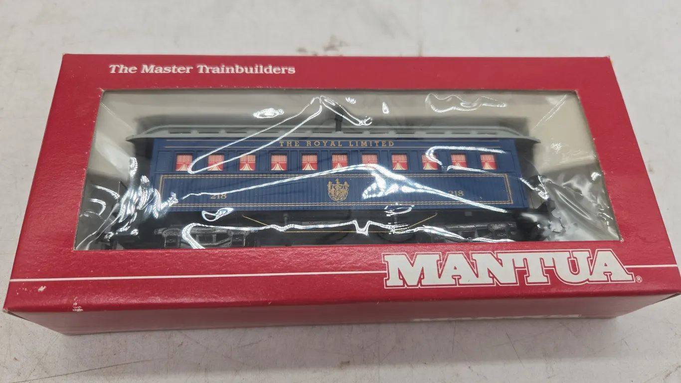 Vintage Mantua HO scale, Baltimore and Ohio passenger car number 719-025 new and original box