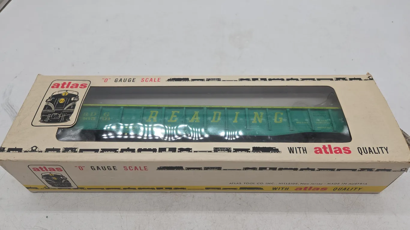 Vintage Atlas brand 50 ft reading gondola car number 6214 new and box