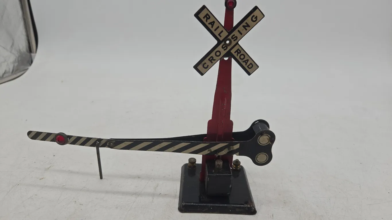 Vintage marxs number 438 automatic crossing gate