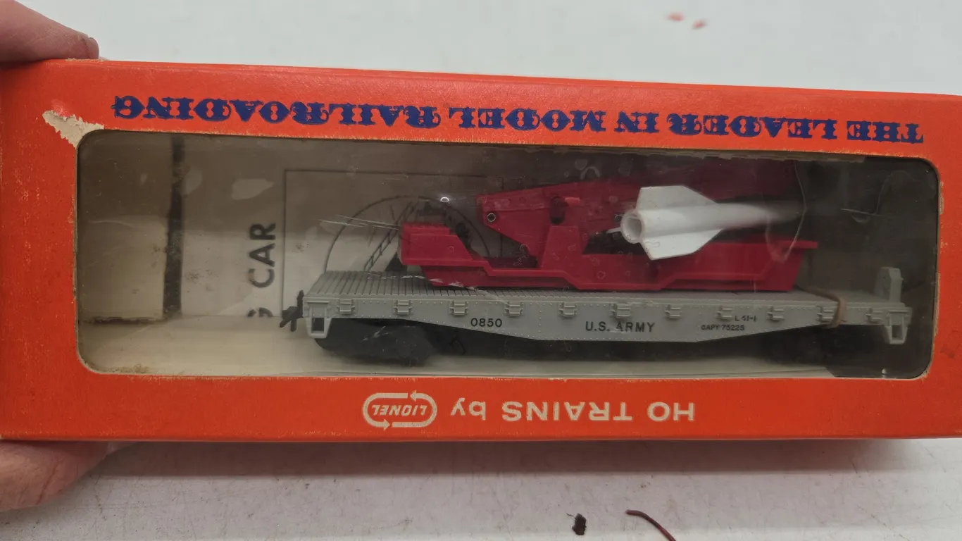 Vintage Lionel HO scale number 0850 missile launching car new inbox
